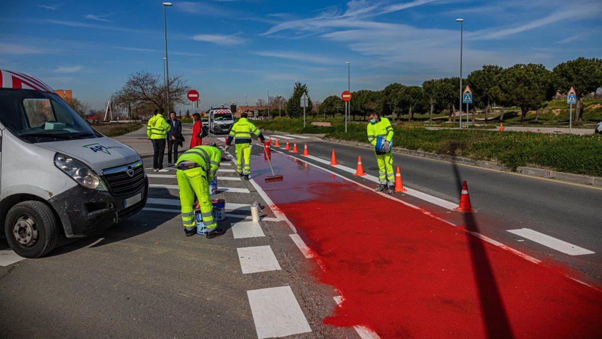 Se sitúan en las calles Hayas y José Saramago, próximas al Colegio Isabel La Católica