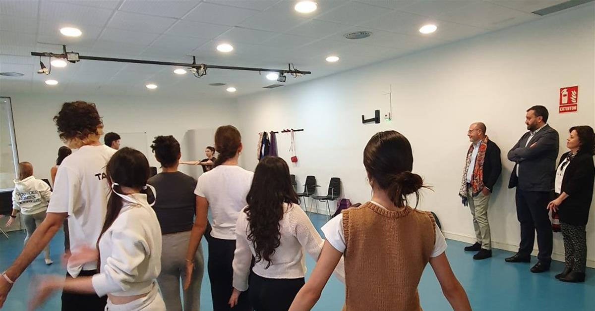 Se amplía la oferta formativa de mayores y teatro musical