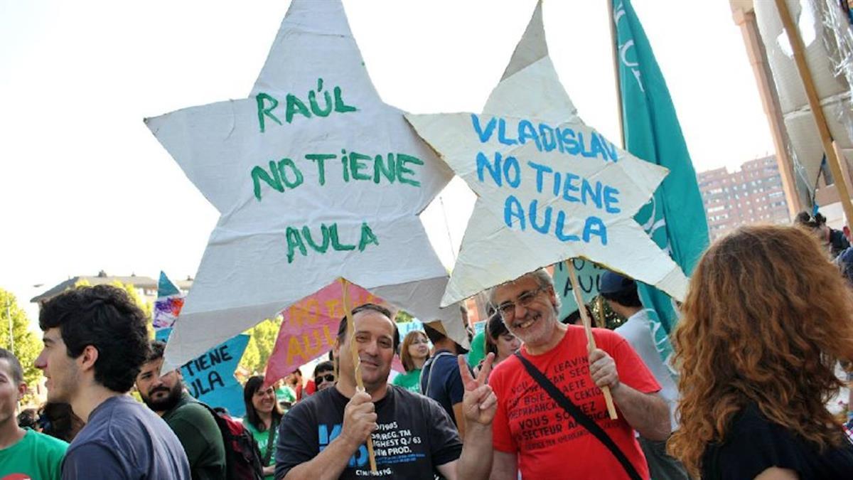 Lo denuncia Unidas Podemos que avisa que la Consejería de Educación prevé cerrar 58 aulas en toda la región