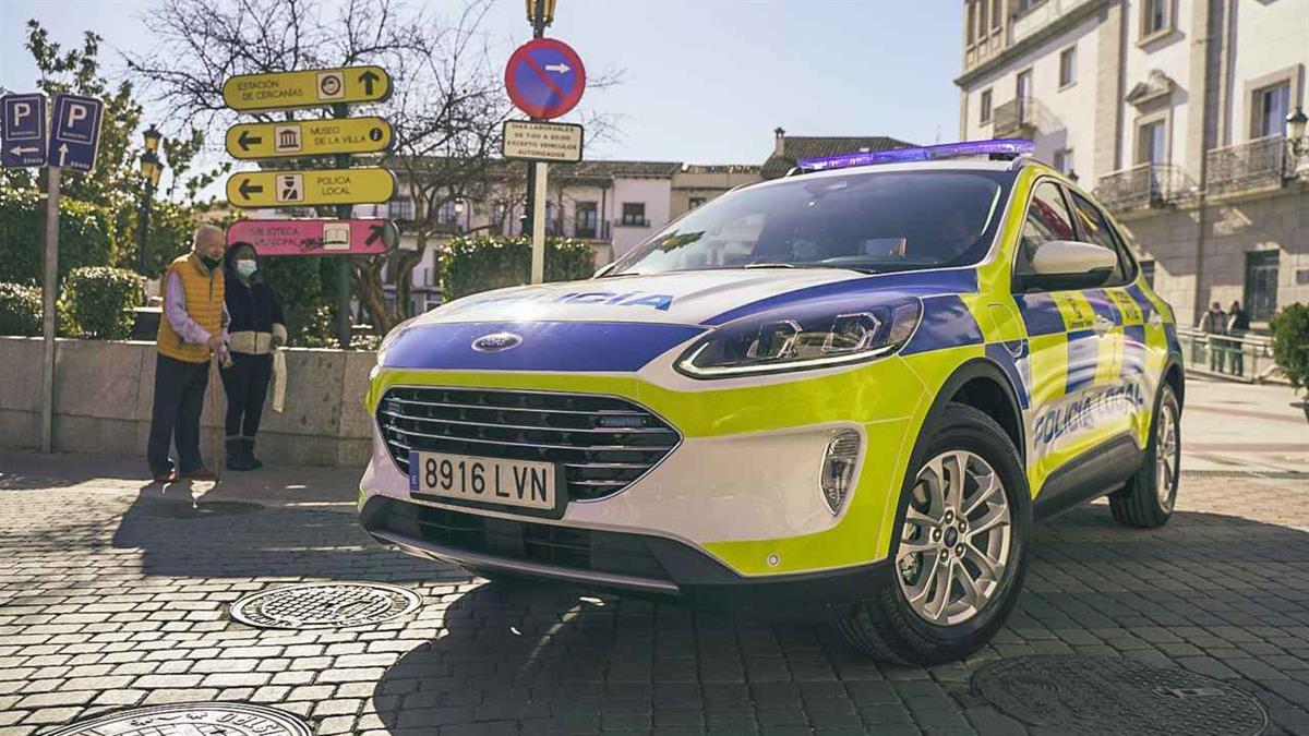 Los cinco nuevos coches tienen tecnología híbrida y los trajes están hechos de tejidos sostenibles y reciclados