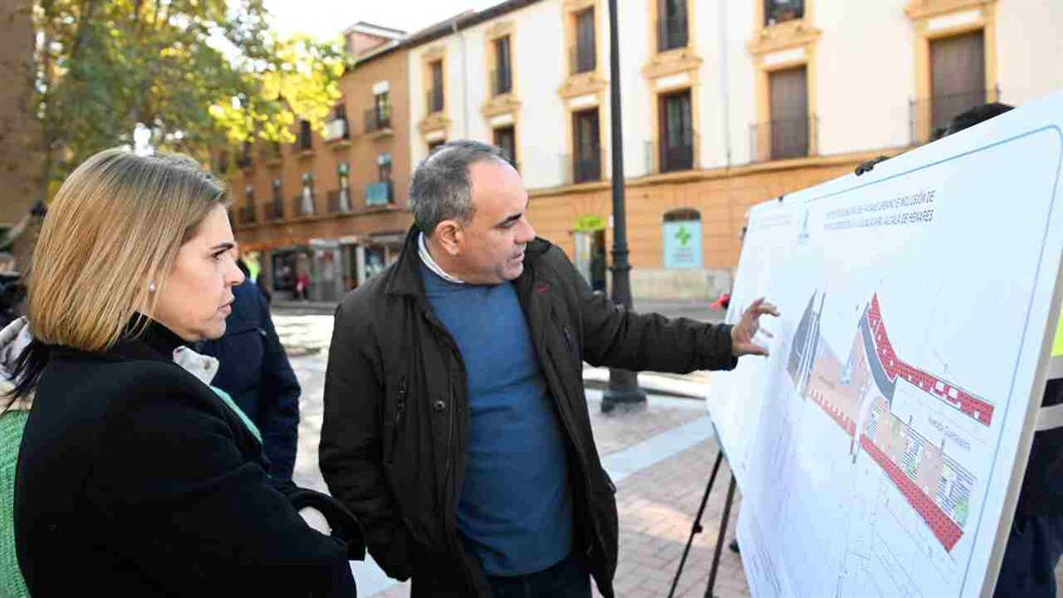 La alcaldesa se pronuncia sobre la renovación del entorno de la Plaza de los Cuatro Caños
