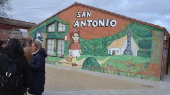 Se ha colocado un nuevo suelo laminado en prácticamente toda la superficie