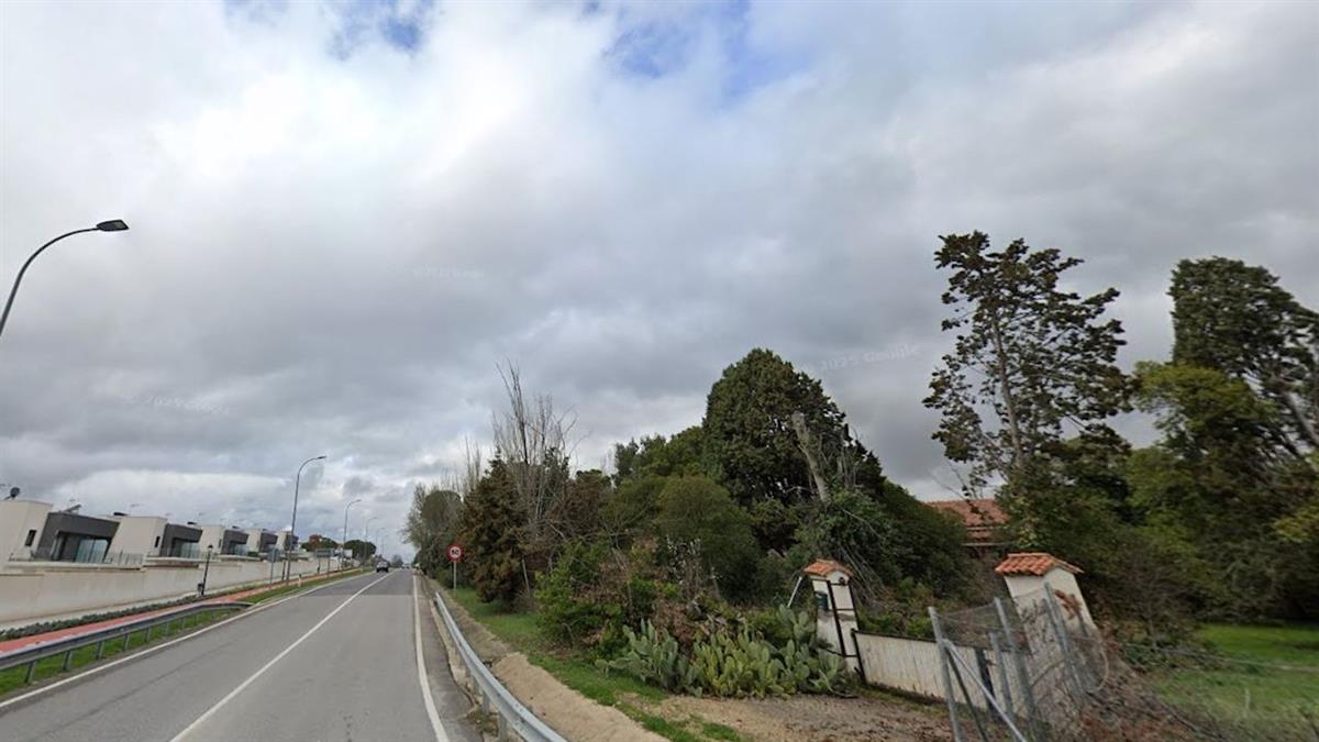 Se completa así la mejora de la vía con la creación de nuevas aceras, carril bici y bandas ajardinadas