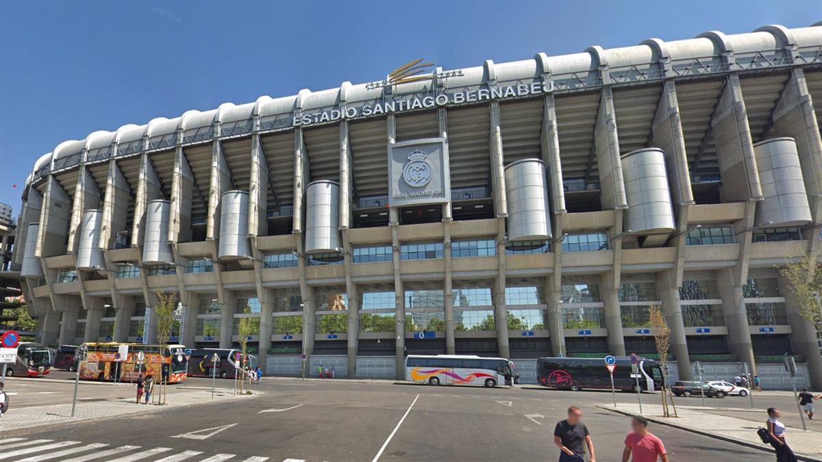 Las obras de ampliación de la Línea 10 y la construcción del aparcamiento subterráneo bajo el paseo de la Castellana provocan cortes de tráfico
