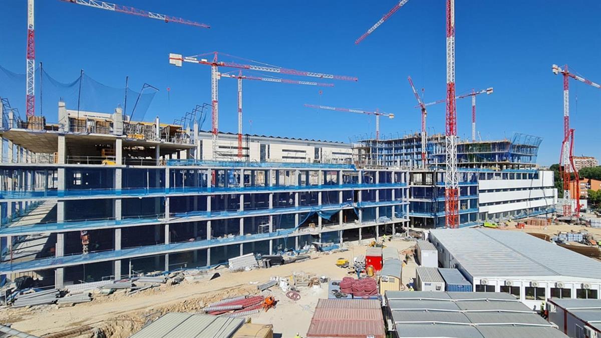 Finaliza la construcción de la estructura del basamento que incluye las cuatro primeras plantas