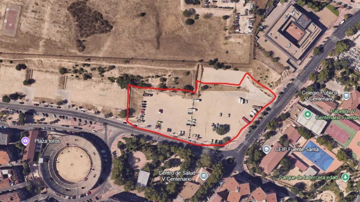 Comienzan los trabajos de arreglo del aparcamiento ubicado entre la calle Real y la avenida Reyes Católicos