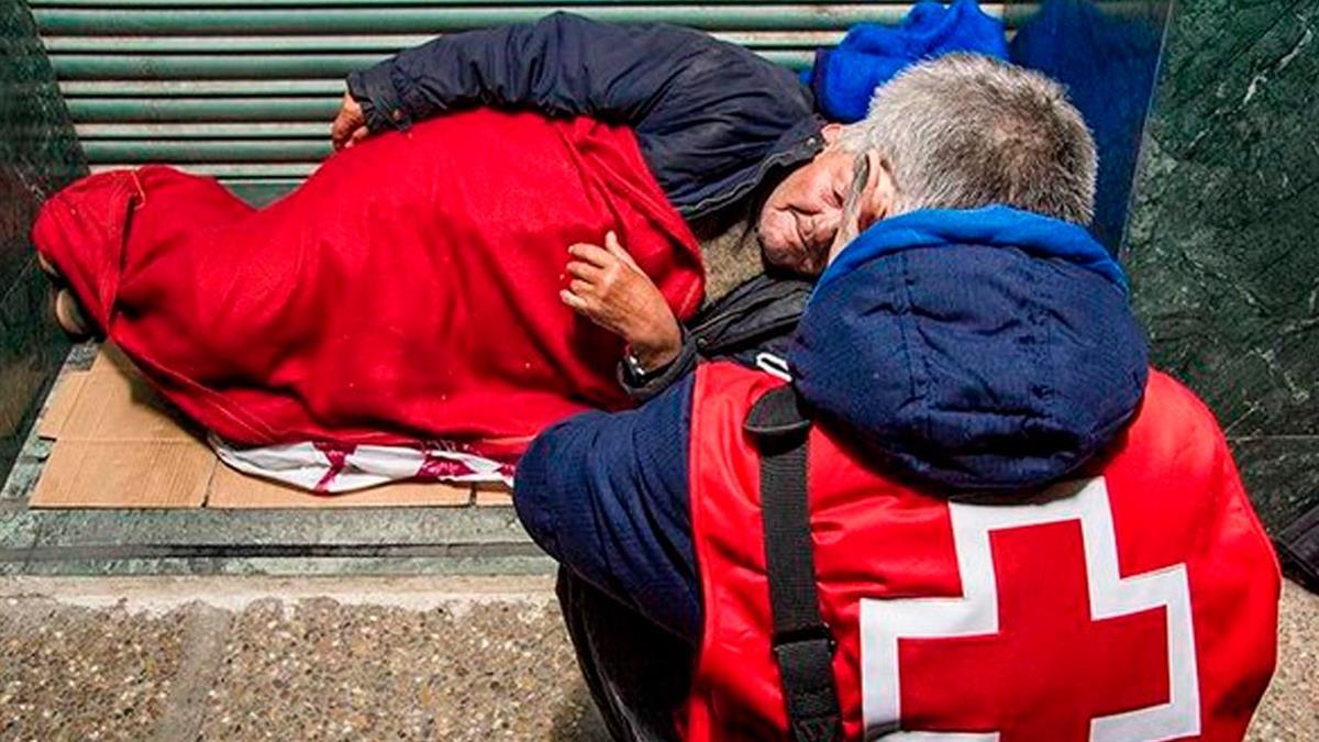 Atiende crisis individuales de desprotección y exclusión y situaciones colectivas provocadas por catástrofes, accidentes y grandes emergencias