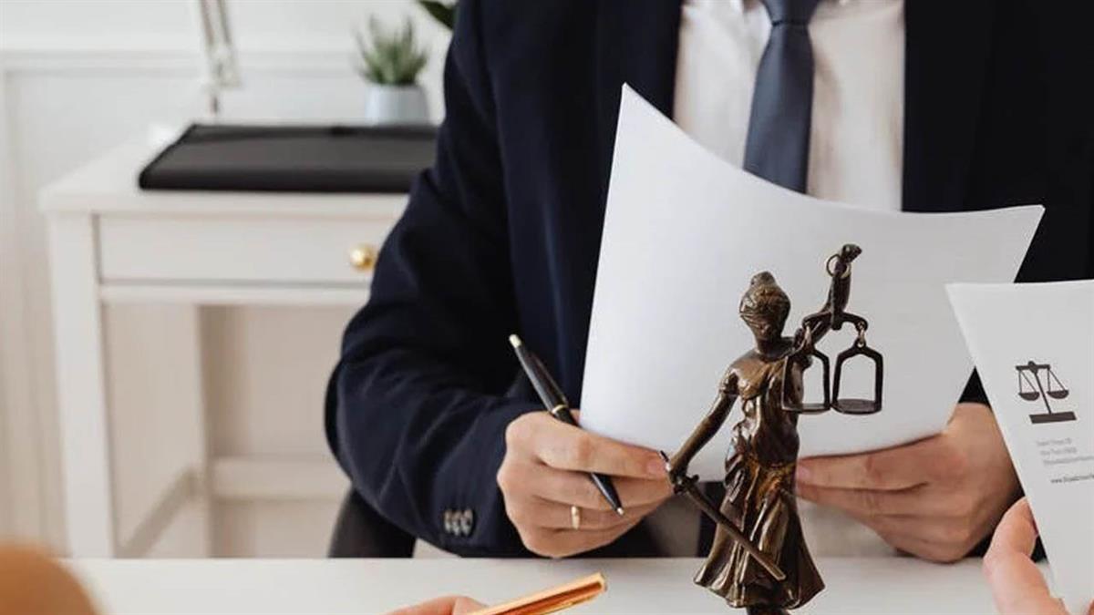 Las instancias se presentarán presencialmente en el Registro Municipal o bien mediante la sede electrónica