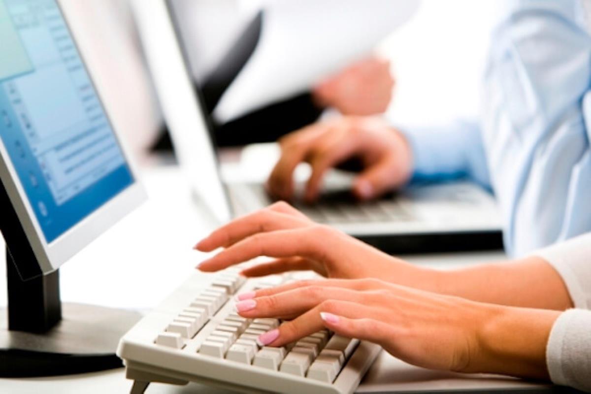 Los ayuntamiento anuncian 75 plazas en el último BOCM