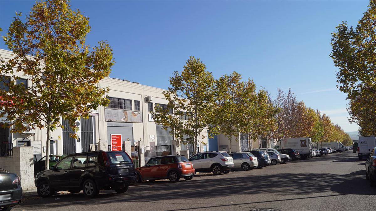 Hay puestos vacantes de personal de almacén y técnico de sistemas de telecomunicaciones