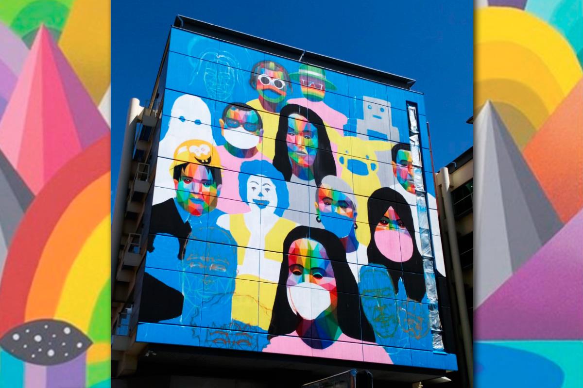 ‘Where is Okuda?’ es el título del impresionante mural que luce en la fachada oeste del Ayuntamiento
