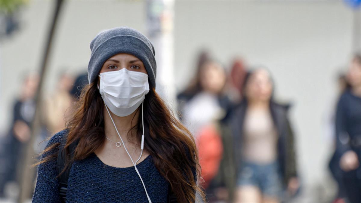 La explosión de contagios provocados por la variante ómicron llevará a periodo de inmunidad colectiva