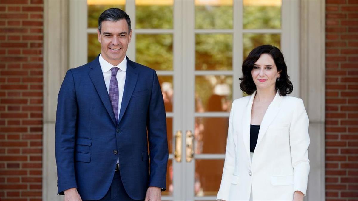 El viaje a Nueva York vs las "amenazas" de Sánchez