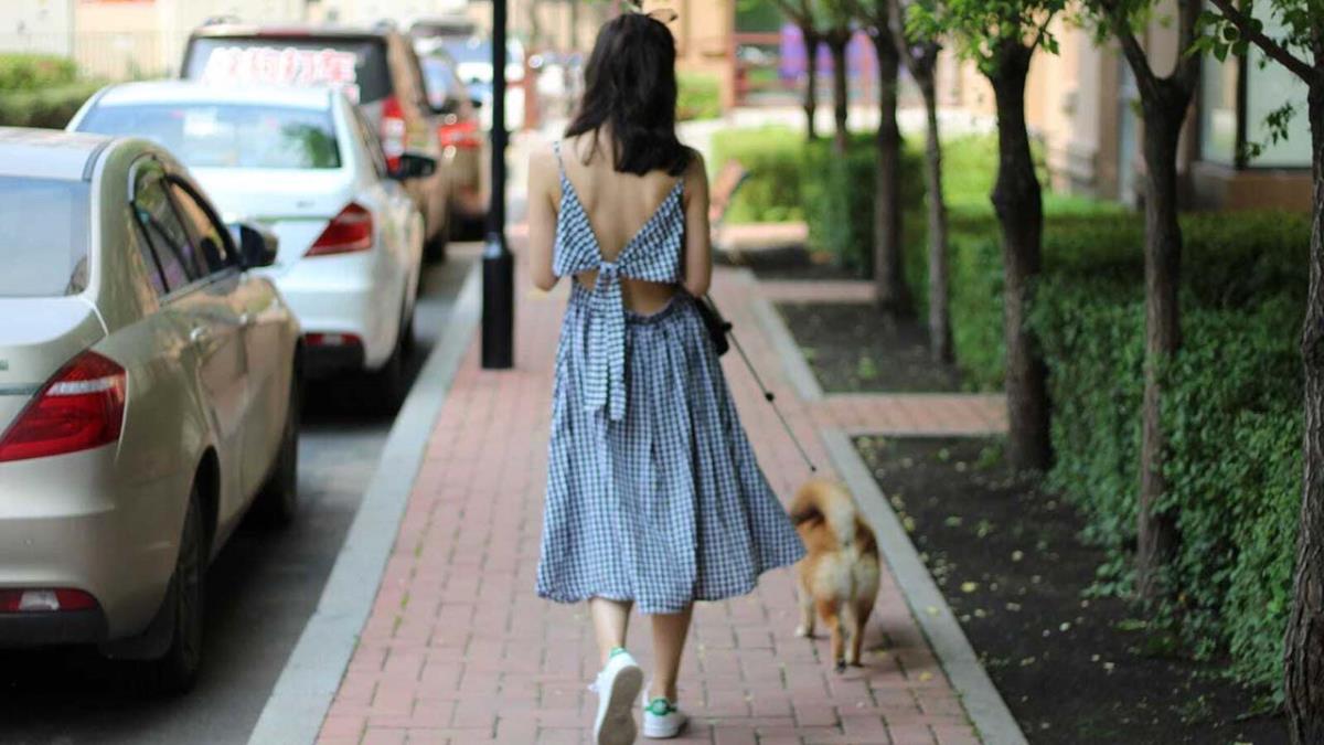 Los dueños de animales domésticos de Alcobendas deben limpiar los orines de sus mascotas con agua o productos especiales
