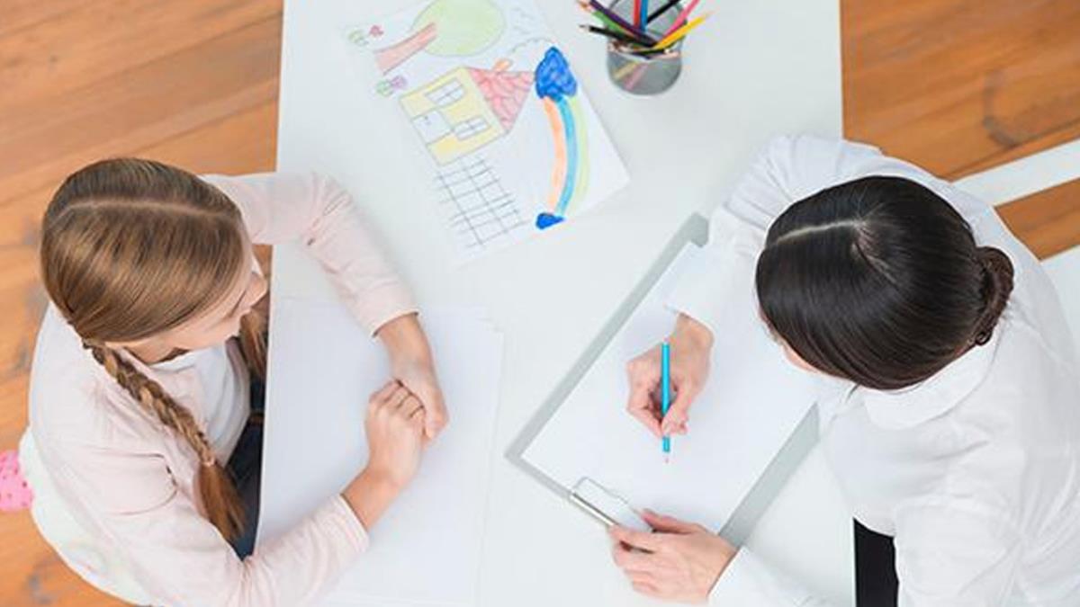 El Ayuntamiento habilita diversos programas para apoyar tanto a las familias como a los docentes del municipio