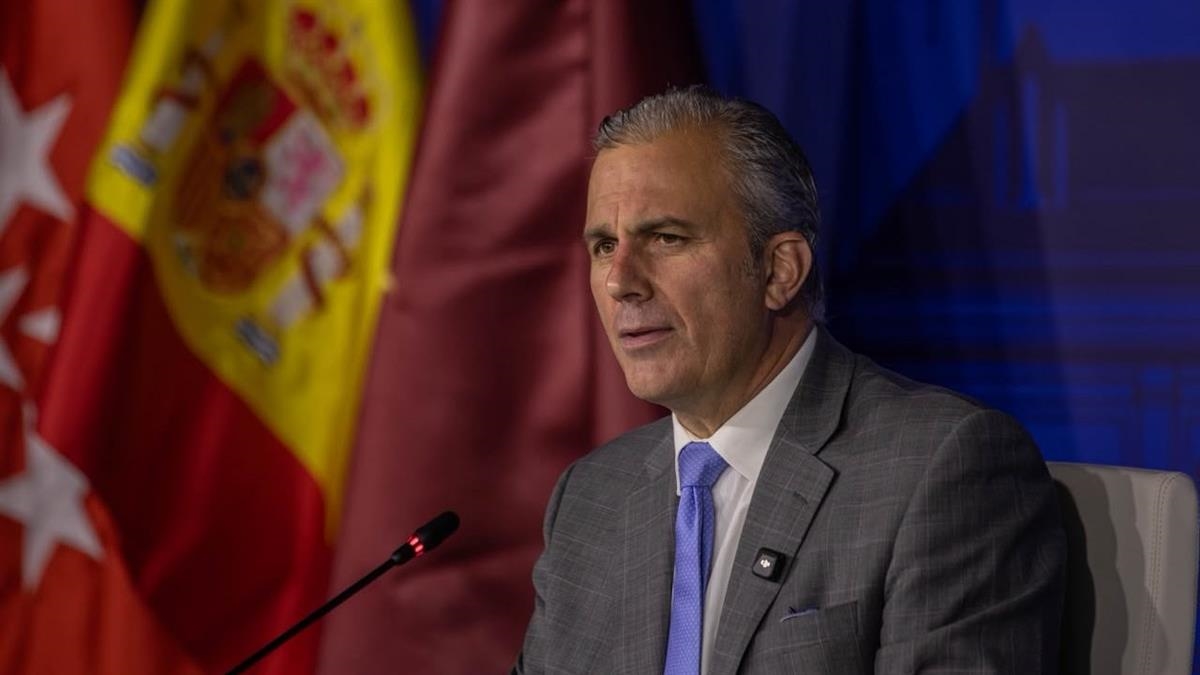 El edil de VOX sostiene que "hay futuro más allá de las siglas"