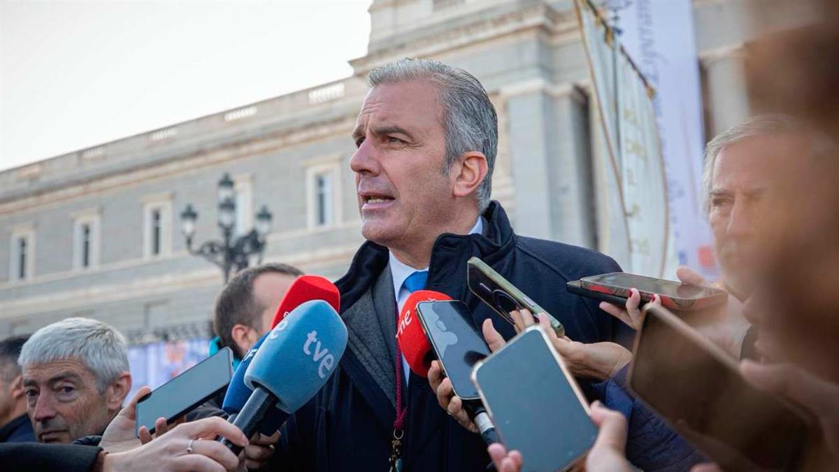 Solicita “ayuda para que España salga de esta situación” el día de La Almudena 