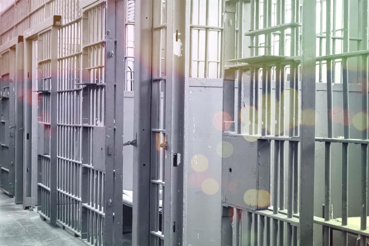 Uno de los funcionarios que intervino fue trasladado a urgencias por agotamiento e inhalación de humo