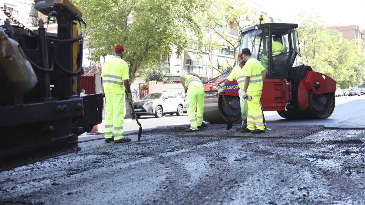 El contrato aprobado mejorará más de 125.000 m2 de pavimentos en los distritos de Retiro, Salamanca y Chamartín
