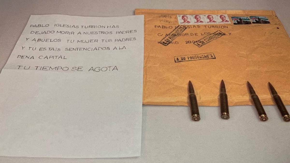 También las recibieron el Ministro del Interior y la Directora de la Policía