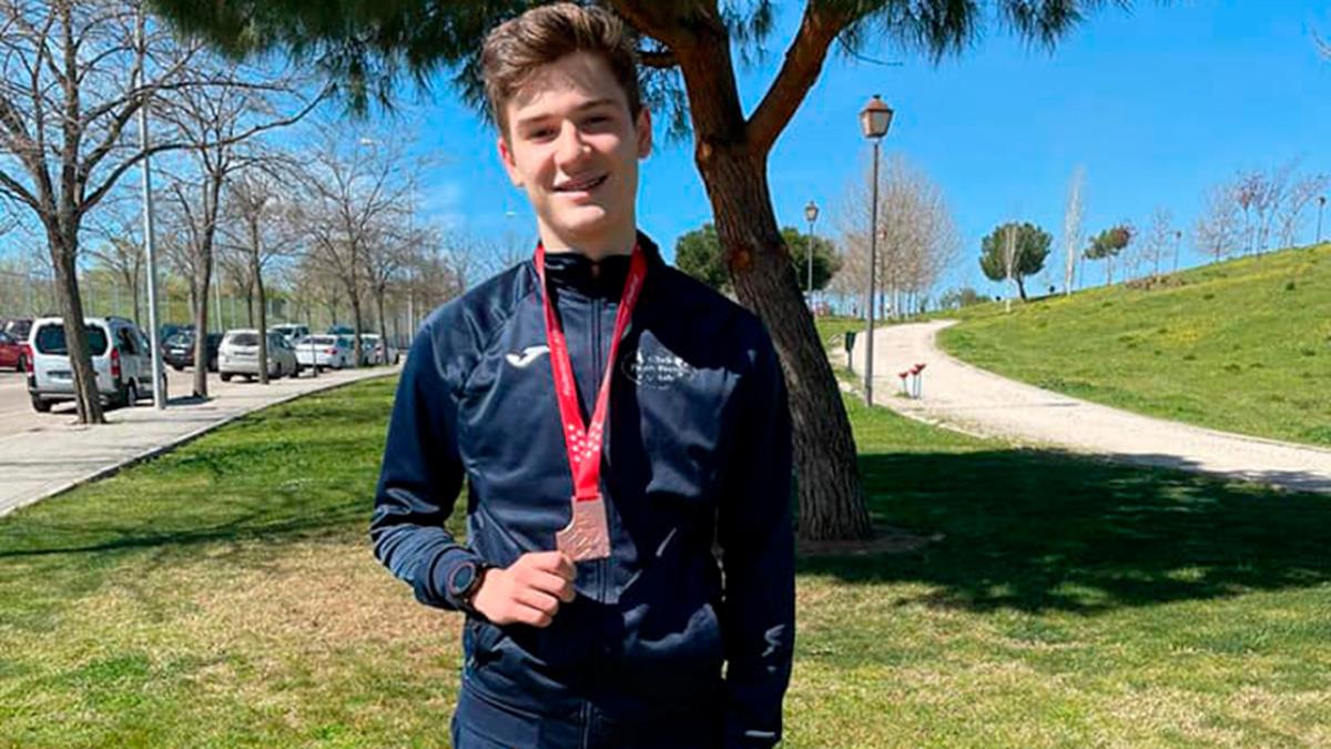 Se ha llevado la plata en 60 m. lisos y bronce en 300 m. lisos
