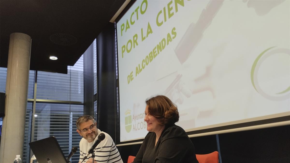 Con el objetivo de incorporar a niñas y mujeres en el mundo científico