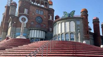 Mensajeros de la Paz reivindica este edificio como un centro social "abierto a cualquier persona"