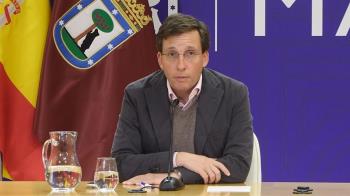 El alcalde de la capital pide al Gobierno que, primero, arregle las Cercanías