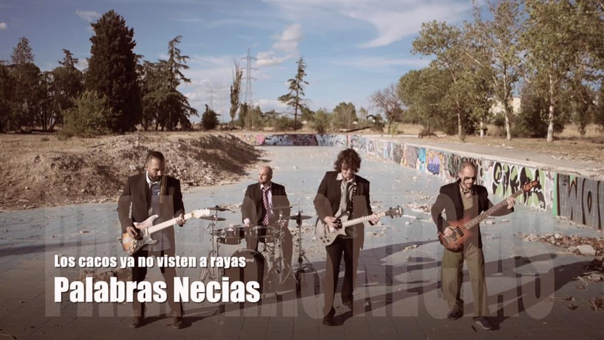 El grupo de rock and roll utiliza las ruinas de la piscina Solagua