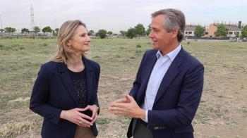 La Consejera de Medio Ambiente se ha acercado a Alcorcón para anunciar las obras de las 250 viviendas nuevas y las más de 800 ya en proceso
