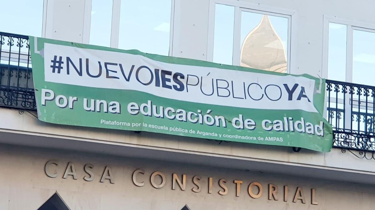 La Junta Electoral Provincial ha señalado que no infringe ninguna norma y podrá ser de nuevo colgada