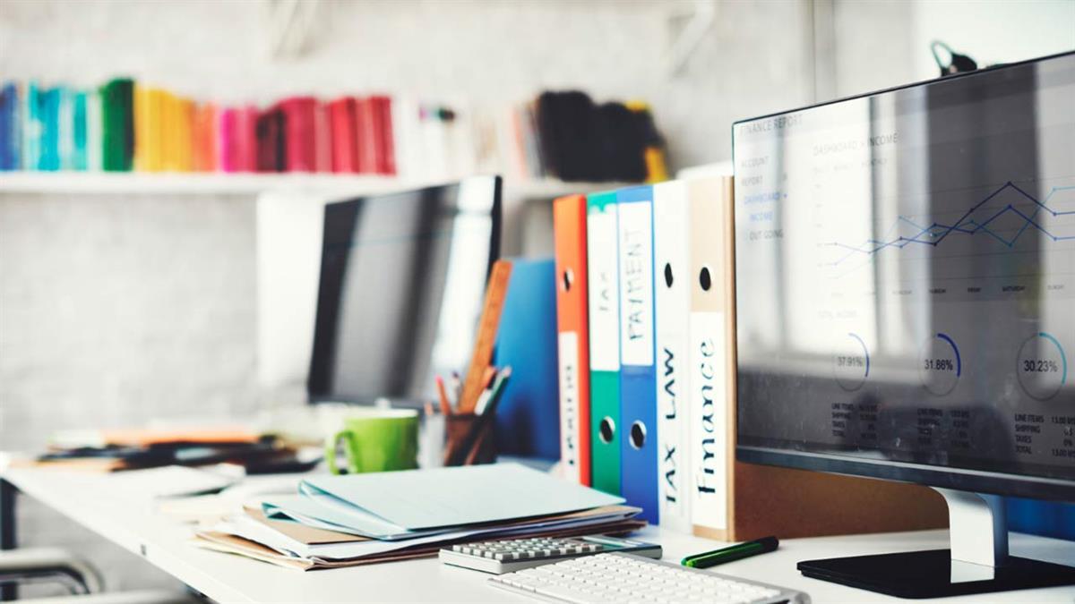 Cuando hablamos de entornos de estudiantes o de oficina, no cabe ninguna duda de que el material de papelería y de oficina ocupa un lugar fundamental