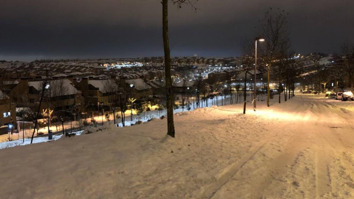 Se debe disponer de linternas, reserva de comida o pilas