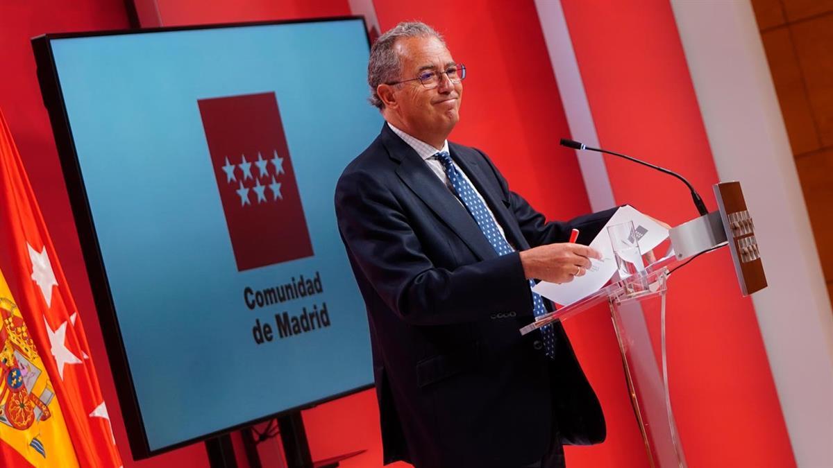 El Decreto impone a los equipos docentes un juego de mayorías cualificadas en la ESO y en Bachillerato que contraviene el criterio de la normativa básica y cercena la autonomía de las juntas de evaluación y de libertad de cátedra