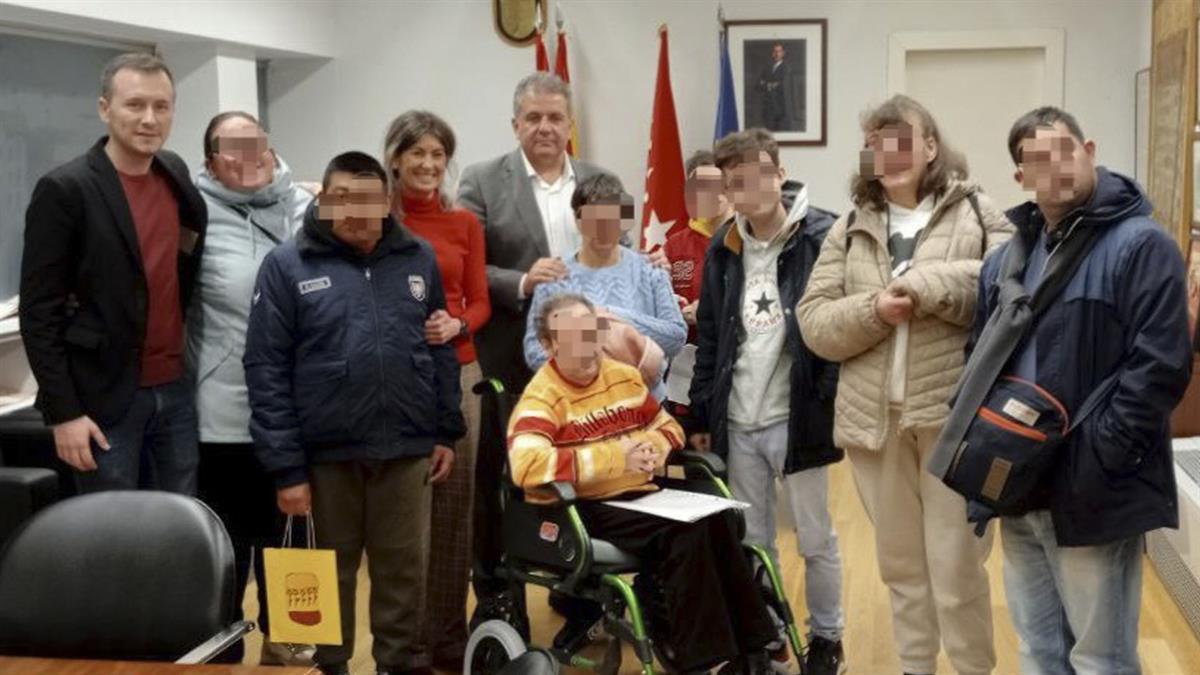 El ayuntamiento celebra su día con usuarios del Centro Ocupacional Villa de Parla