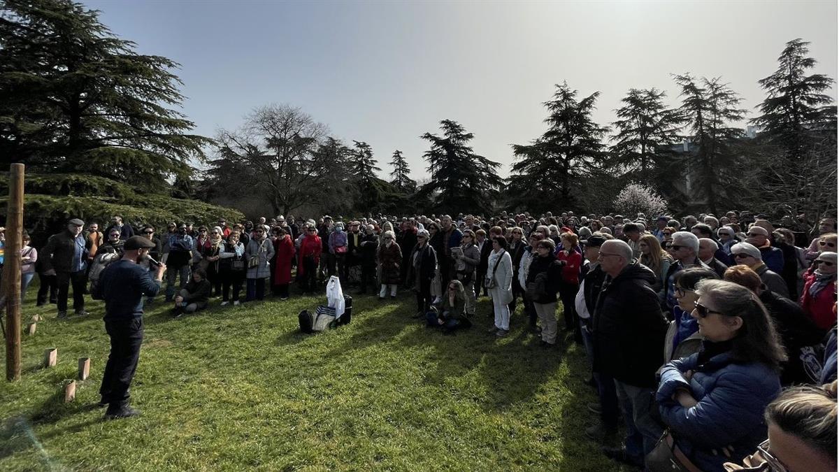 La candidata socialista ha visitado el Parque Quinta de Torre Arias que Almeida pretende privatizar