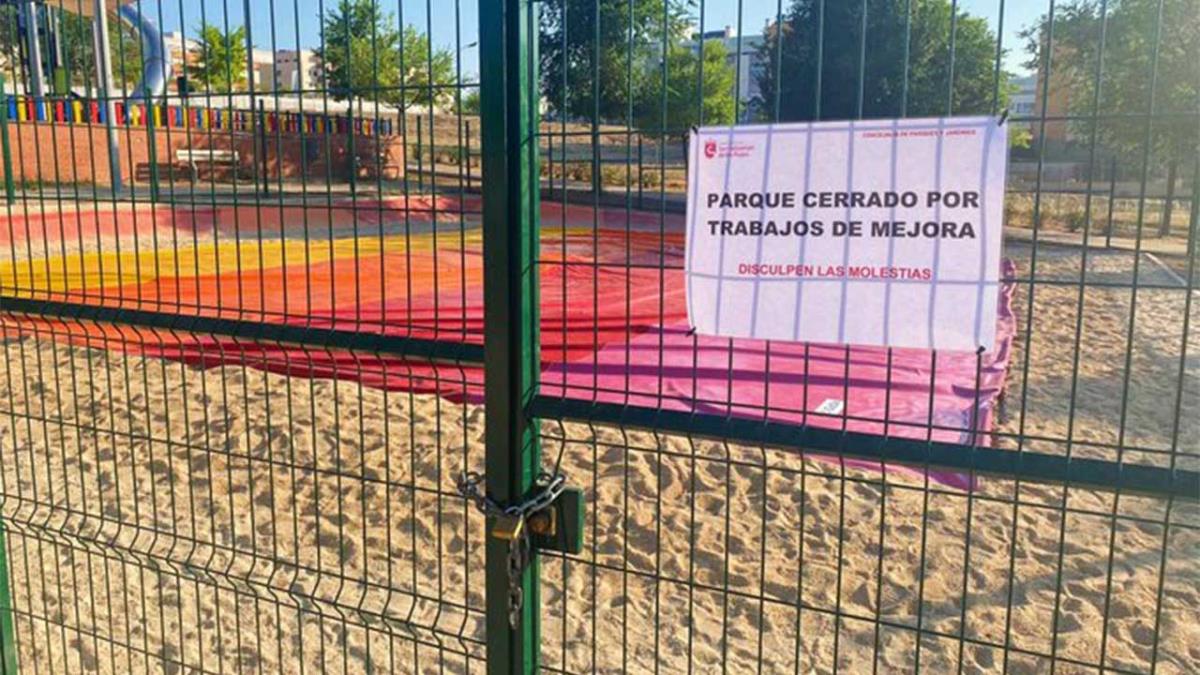 El pasado 22 de julio el Parque Inclusivo de Tempranales de Sanse contaba con un cartel de “cerrado por trabajos de mejora”
