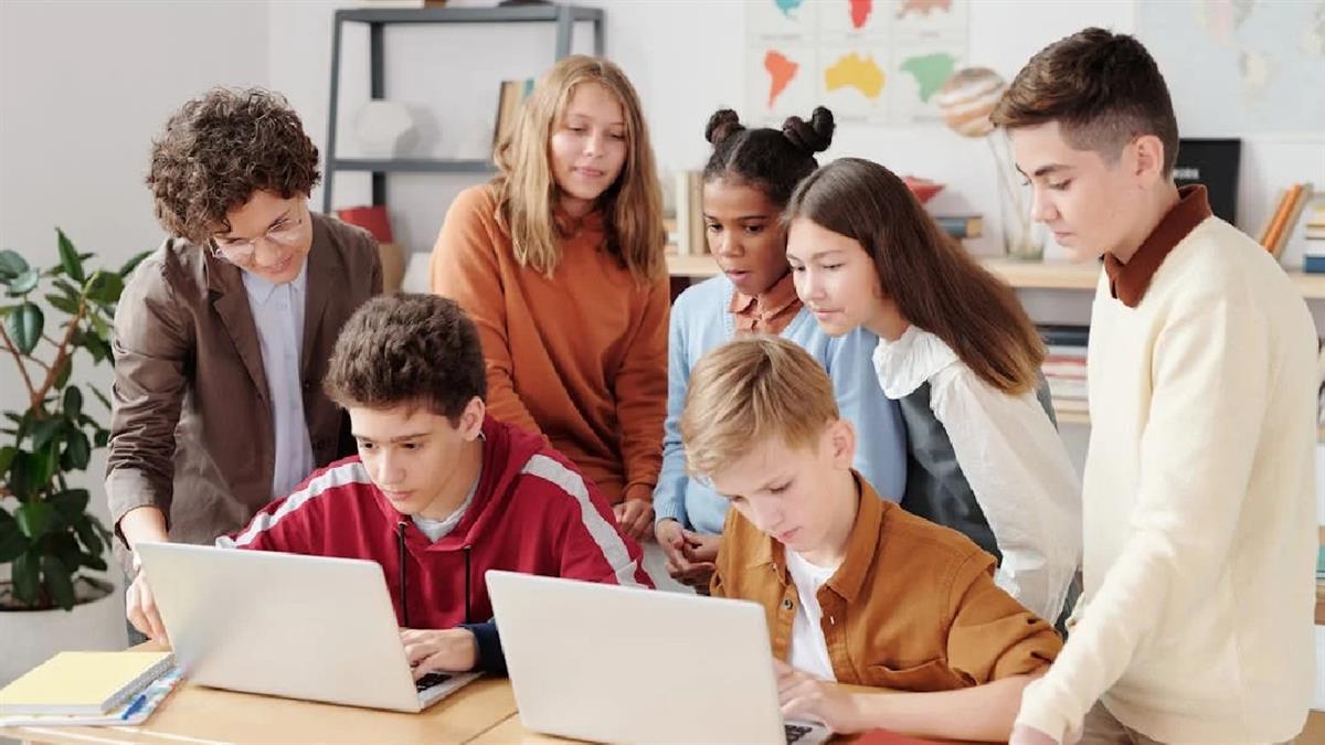 El objetivo es mejorar la gestión local a través de proyectos realizados por la juventud