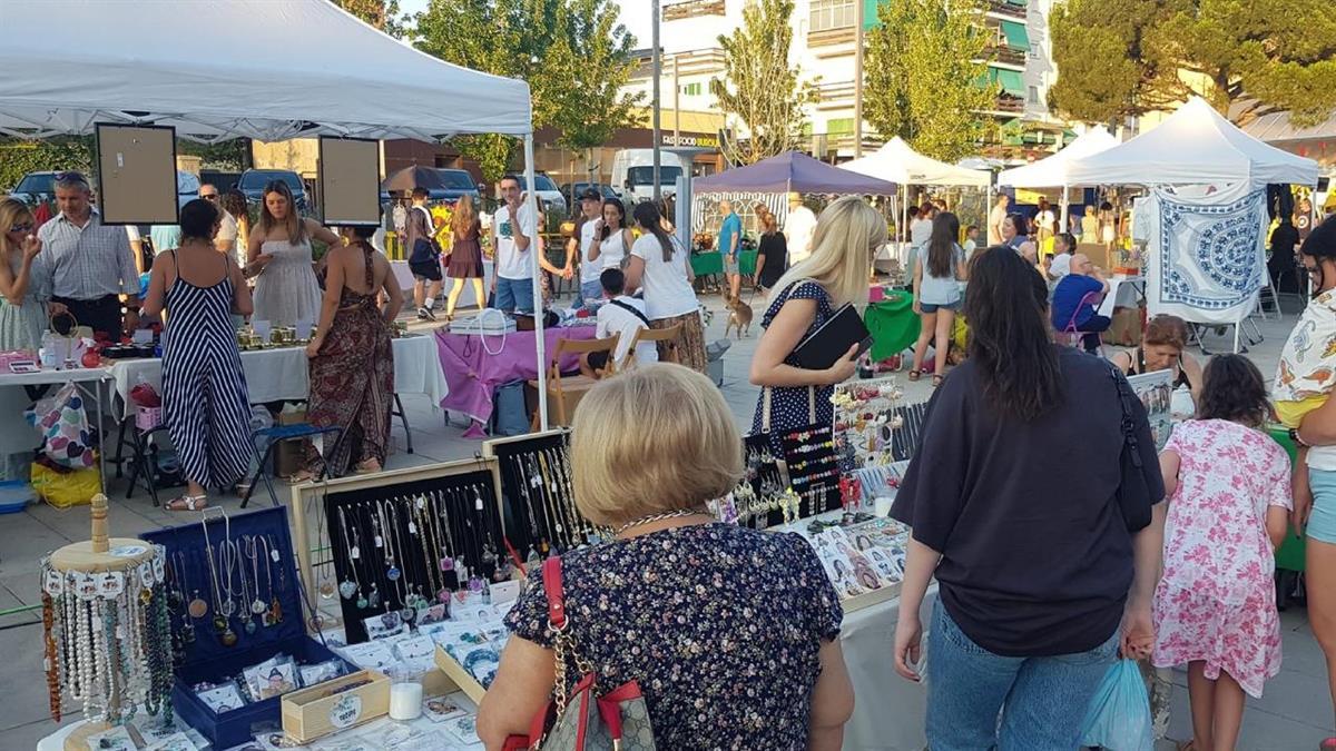 Pon tu puesto en el Rastro Capital de la Sierra