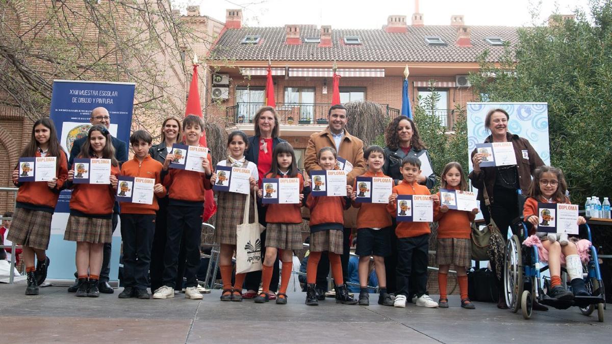 Una exposición colectiva muestra los trabajos presentados por el alumnado