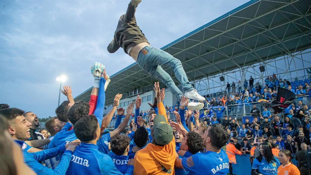 El Fuenla remontada 2-1 al Unionistas en una tarde histórica con un ambientazo en el Torres