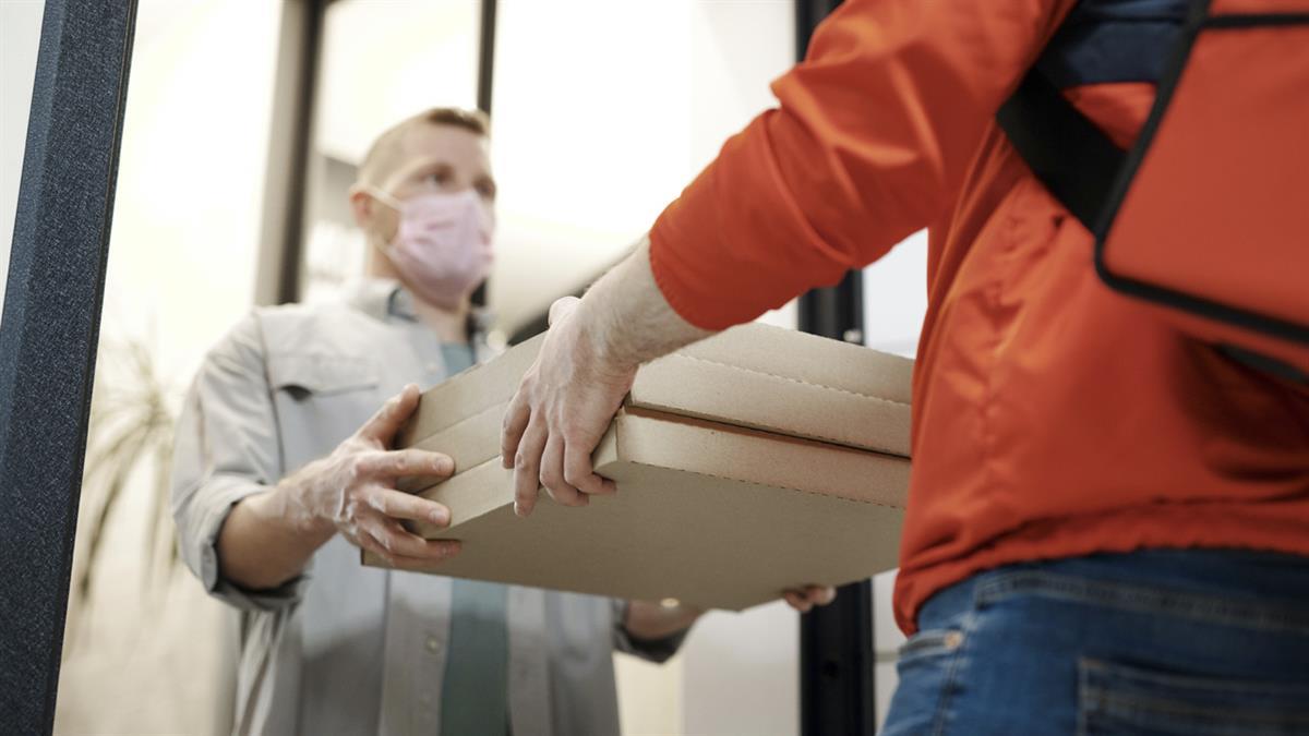 Torrejón mantiene el programa de 'Mejor comemos en casa' para mayores y personas dependientes