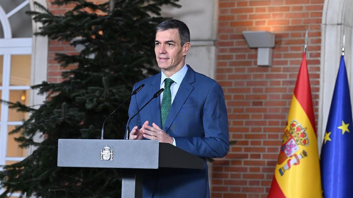 El líder del Partido Socialista y presidente del Gobierno recuerda "el papel decisivo de los progresistas"