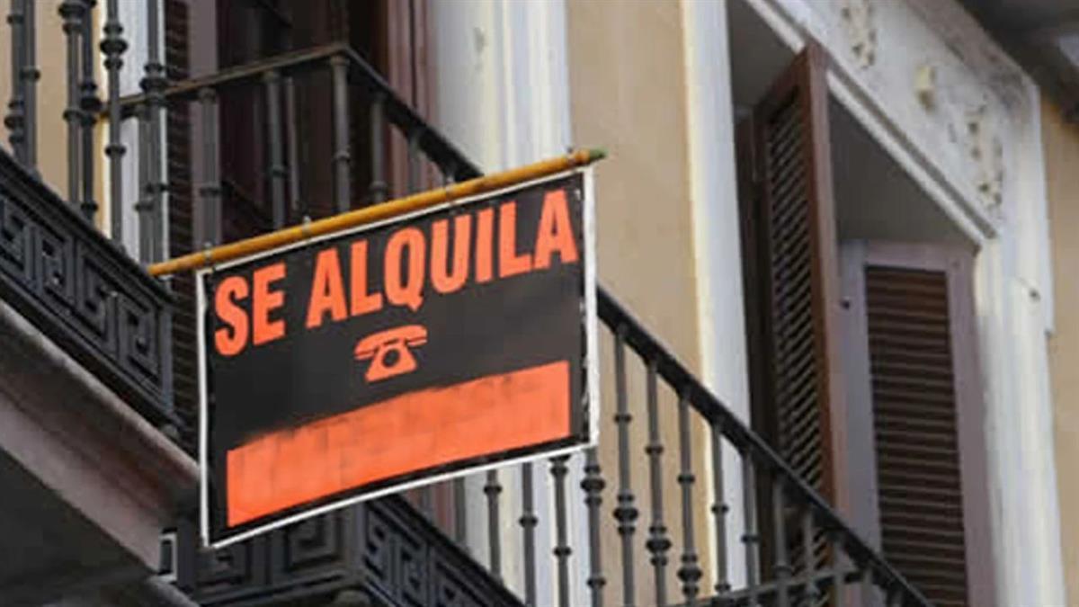 El Pleno ha exigido a la Administración Regional que colabore con los gobiernos locales en un plan por el derecho a la vivienda 