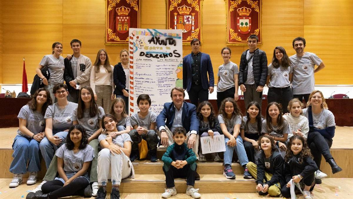 El Ayuntamiento adquiere el compromiso de estudiarlas para su viabilidad a la hora de hacerlas realidad