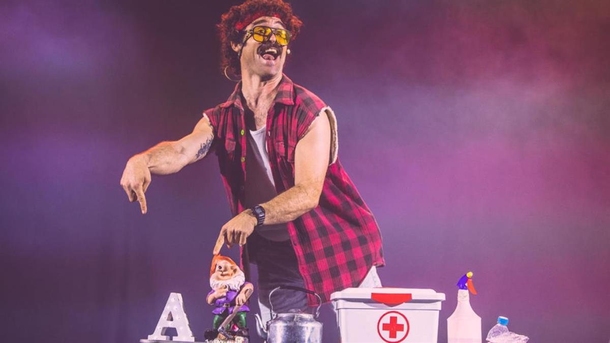Este gimnasta, comediante y payaso creará situaciones imposibles