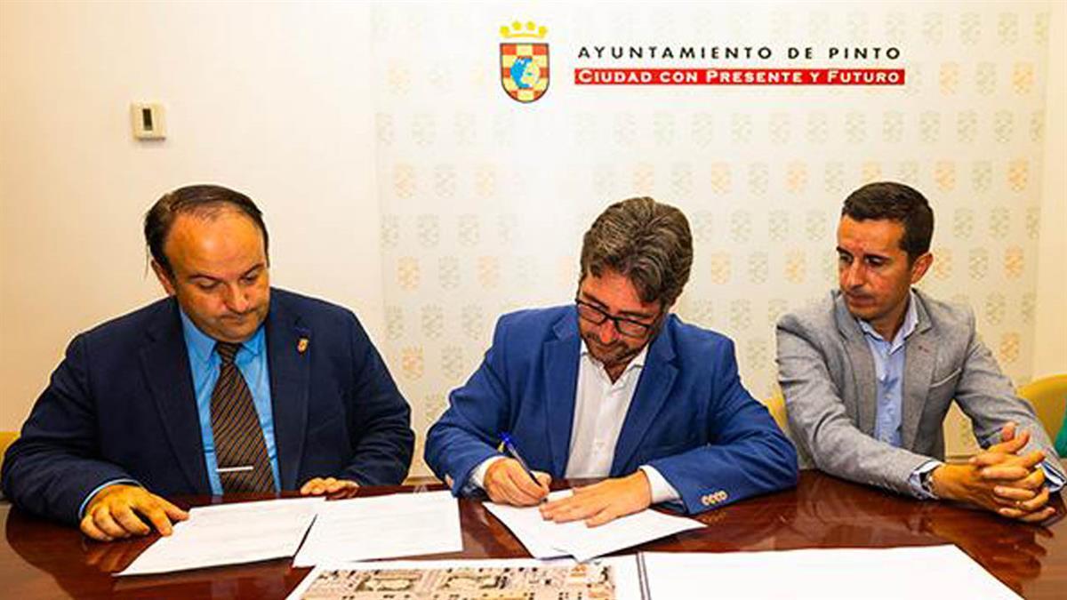 Pinto ha cedido tres parcelas municipales a ADIF para realizar el proyecto