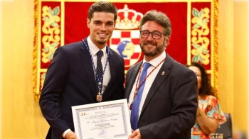 El futbolista del Nápoles, primer oro olímpico en la historia de Pinto, ya es Hijo Predilecto de la ciudad