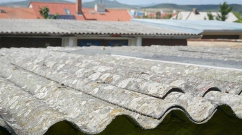Más Madrid Pinto reclama que el Ayuntamiento publique el censo municipal de 448 edificios con amianto y elabore un plan de actuación para garantizar la seguridad y la transparencia.