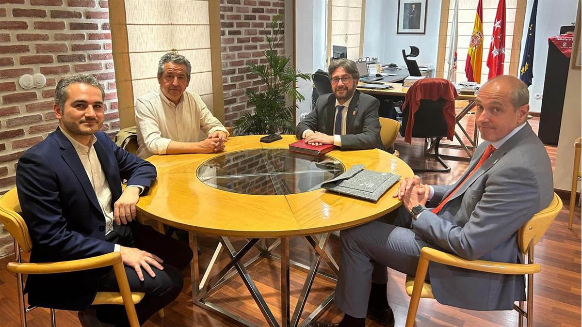 El gobierno municipal ha mantenido una reunión con los miembros responsables 